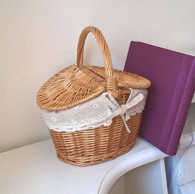 Woven Willow Picnic Basket with Lid – Vintage Picnic, Storage & Gift Basket